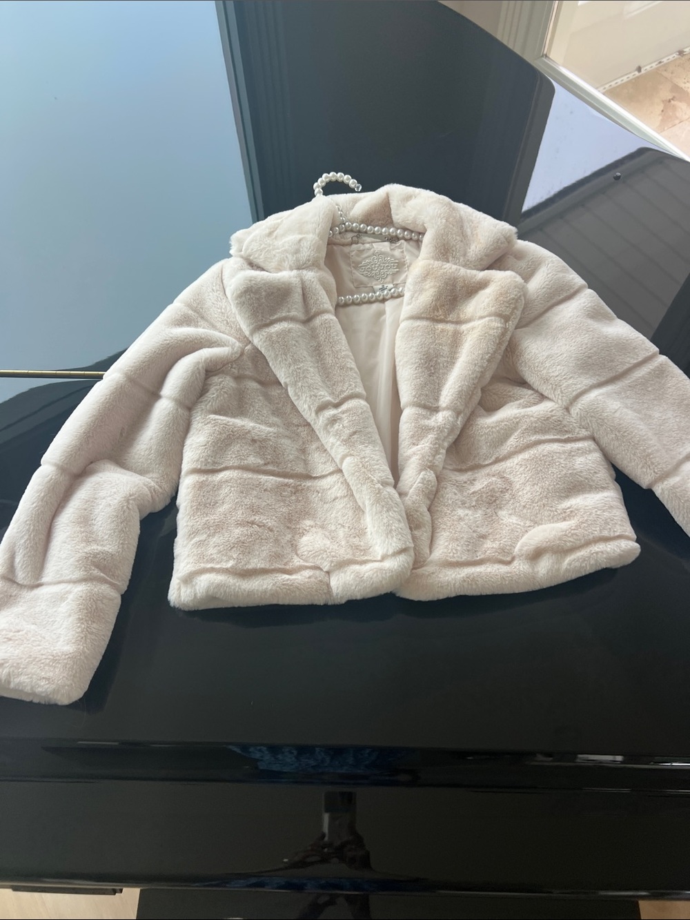 Jou Jou ladies  Cream Plush Faux-Fur Cropped Jacket